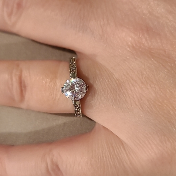 High cubic zirconia main stone with channel stones stainless steel ring - Picture 1 of 7